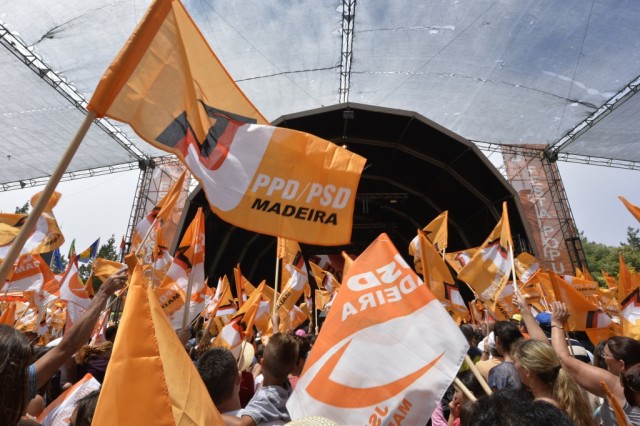 Militantes do PSD revoltados com mensagens anónimas