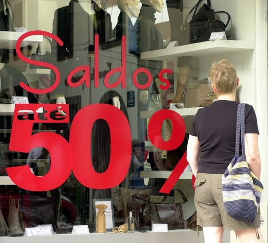 Associação diz que fim de datas fixas nos saldos pode beneficiar consumidor