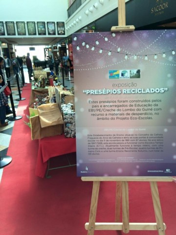 Presépios reciclados em exposição no MadeiraShopping