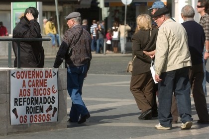 Publicado diploma que desbloqueia gradualmente reformas antecipadas até 2016