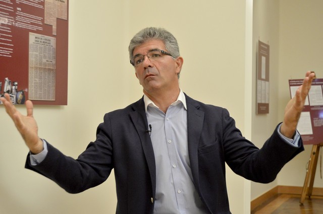PCP defende eleições em Abril