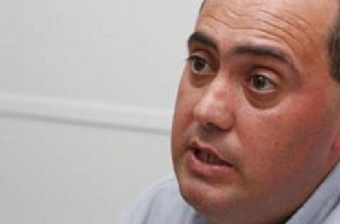 Roberto Almada é cabeça-de-lista do BE às regionais