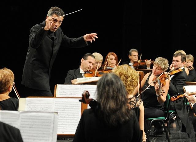 Orquestra Clássica da Madeira convida o maestro Cesário Costa e o solista Nuno Silva