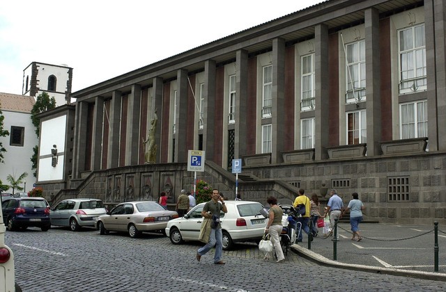 Seis forças políticas entregam listas nesta tarde