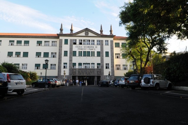 Projecto Das Palavras: os 5 Sentidos mais 1 expõe prosa e poesia na Escola Francisco Franco