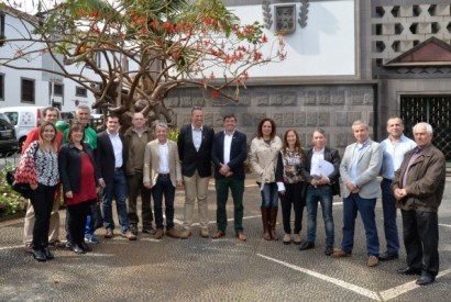 Existem candidatos a governar sobre os escombros deixados pelo PSD