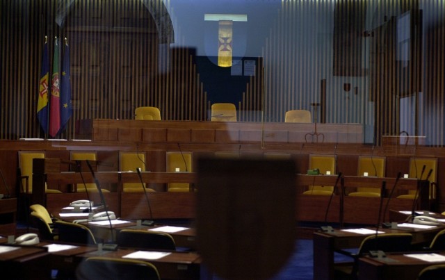 533 pessoas já passaram pelo parlamento regional desde 1976