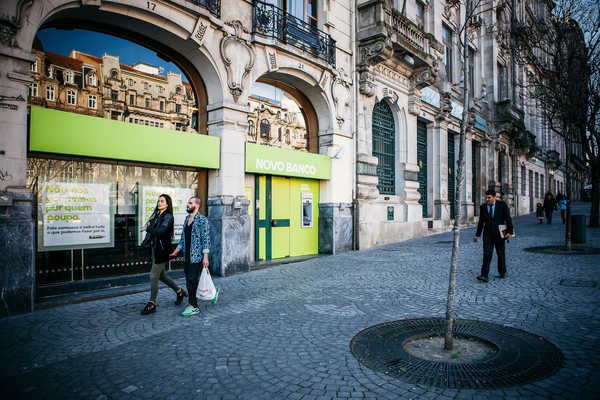 Santander apresenta hoje proposta de compra do Novo Banco