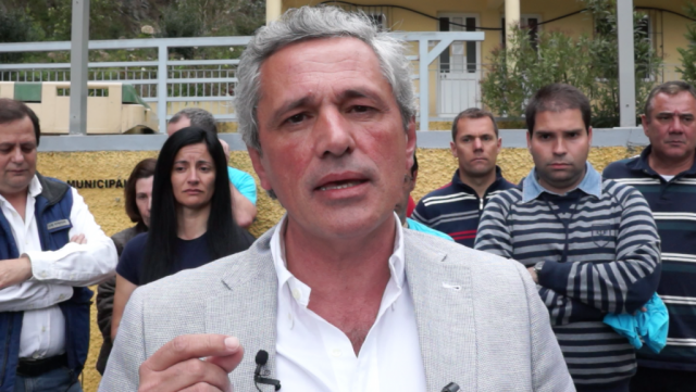 CDS pergunta se quem não tem programa e foge a debates merece maioria absoluta
