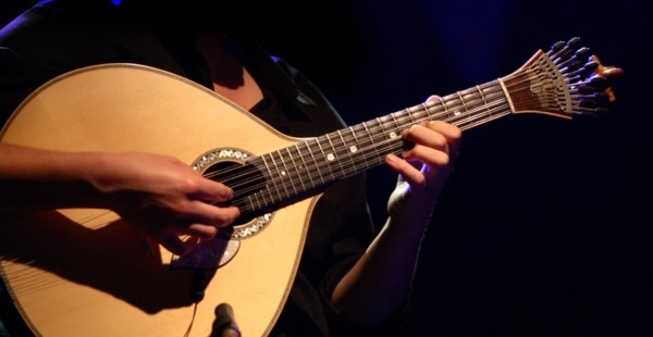 Primeiro espectáculo de fado com recurso à linguagem gestual realiza-se hoje