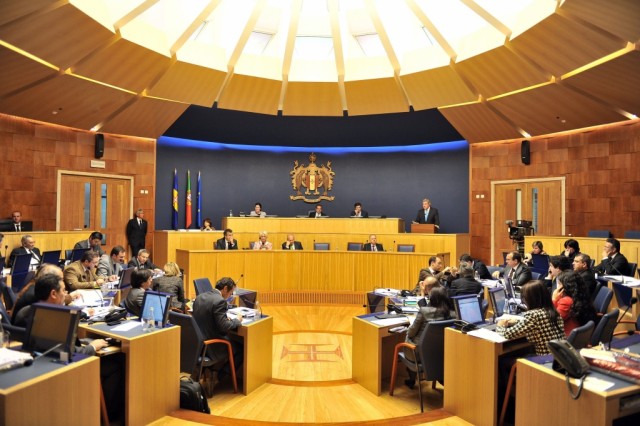 Deputados e novo Governo da Madeira tomam hoje posse