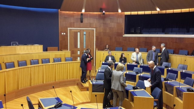 Assembleia preparada para a XI Legislatura