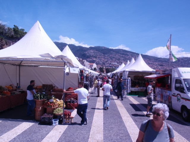 Outlet Shopping arranca com olhos nos turistas