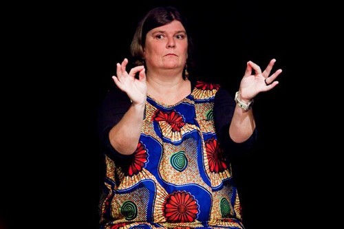Fnac promove hora do conto com Sofia Maul na Feira do Livro do Porto da Cruz