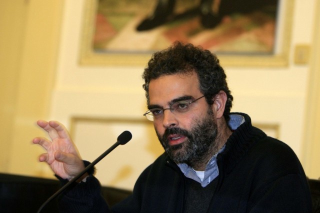 Romance duplo de Gonçalo M. Tavares finalista do prémio europeu Jean-Monnet