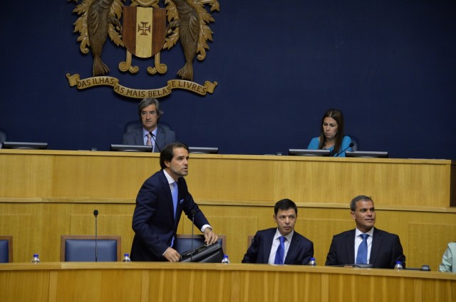 Albuquerque estreia-se no Parlamento como presidente do Governo