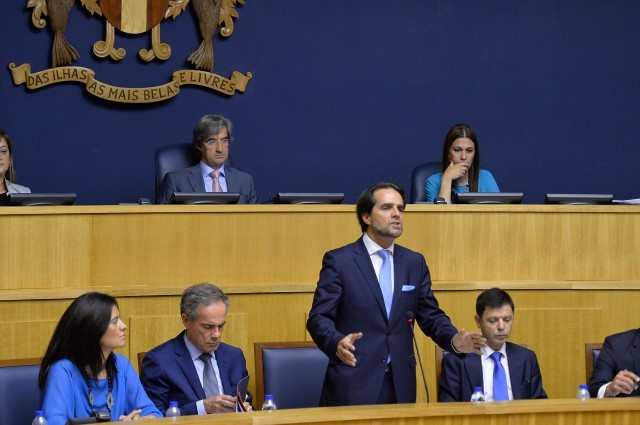 Governo garante que tem dois projectos de emergência social