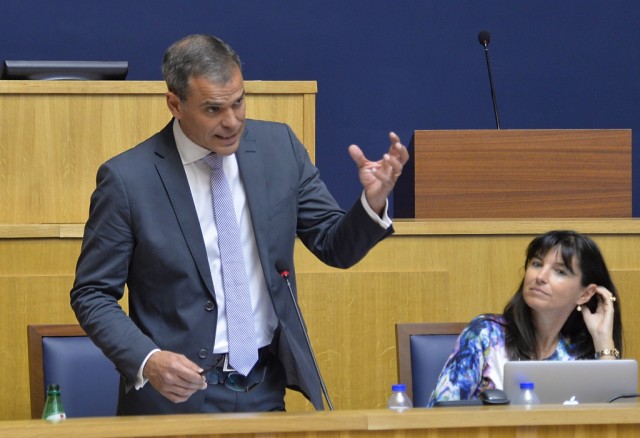 Governo diz que projecto das algas do Porto Santo vai dar rendimento a partir de 2017
