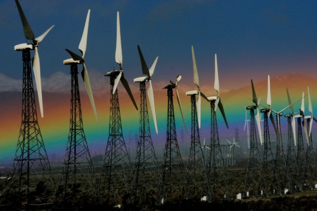 Peso das renováveis na produção eléctrica cai de 76% para 57% até Maio