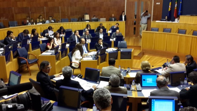 Casamento entre PSD e CDS questionado na Assembleia