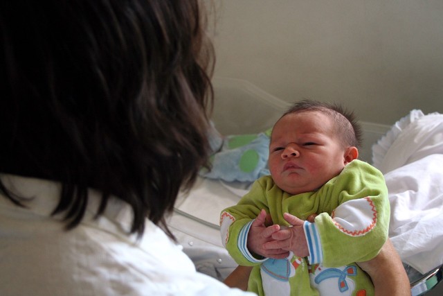 Câmara do Funchal quer apoiar bebés e famílias com filhos até 150 euros/mês