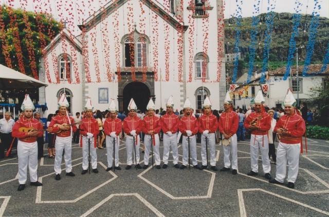 Grupo Dança das Espadas assinalou aniversário na Madeira