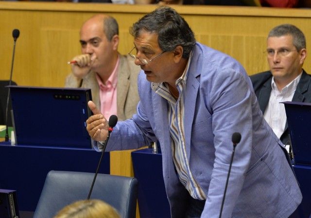 “Os vícios do regime anterior mantêm-se”