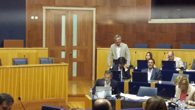 Proposta de lei para referendo regional baixa à comissão de Política Geral