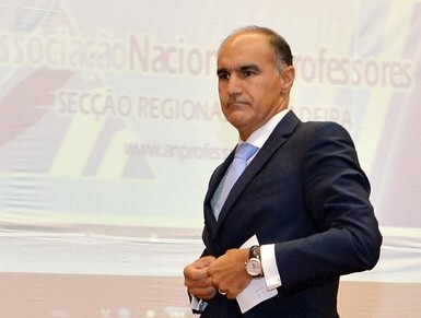 BE-Madeira chama secretário da Educação ao parlamento para explicar criação de turmas de elite