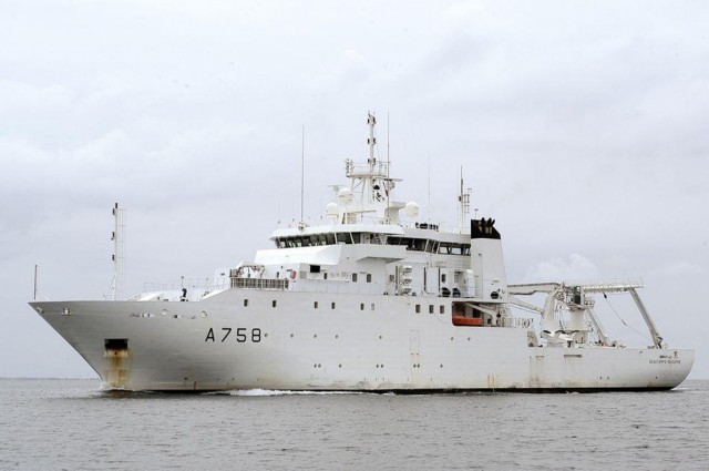Beautemps-Beaupre atraca na Madeira para descanso da tripulação