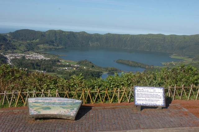 Cidadãos pedem a Governo dos Açores que compre antigo hotel Monte Palace