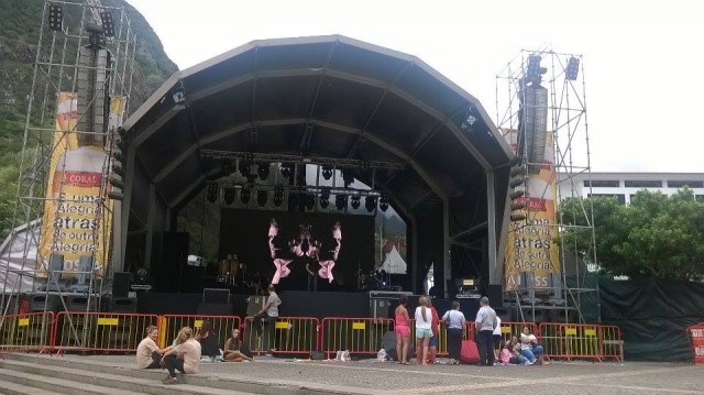 Já há gente acampada para ver Mickael Carreira
