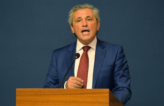 CDS/PP apresenta queixa na ANAC e AMT