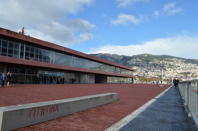 Governo viabiliza hotel do grupo Pestana na Praça do Mar com mais camas do que as permitidas no POT