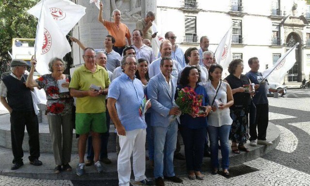 PS diz que Passos e Portas andaram a enfiar barretes aos madeirenses