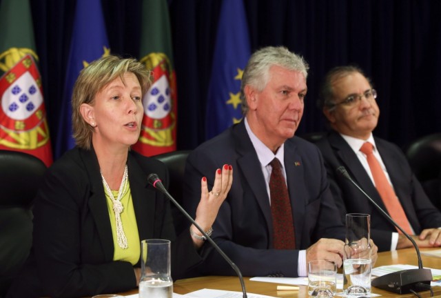 Bruxelas espera plano orçamental português na próxima semana apesar das eleições