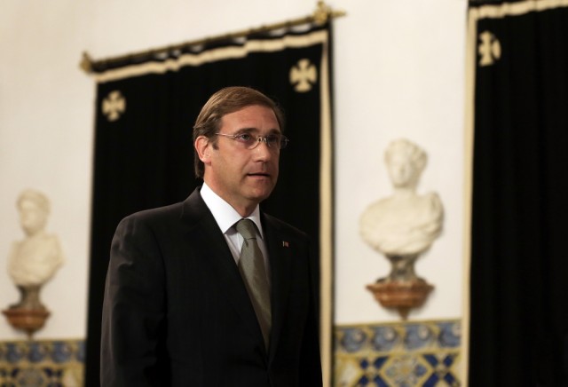 Passos esteve uma hora reunido com PR e saiu sem prestar declarações