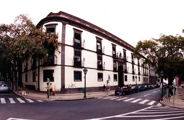 Governo mantém garantia pessoal a empréstimo de 438 milhões de euros à Madeira