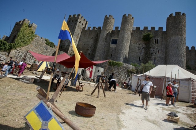 Livros e folia juntam centenas de autores e artistas no Festival Literário de Óbidos