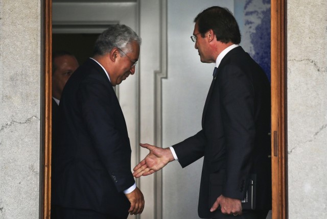 Passos e Portas deverão reunir-se hoje novamente com Costa