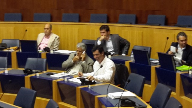 Assembleia regressa ao plenário