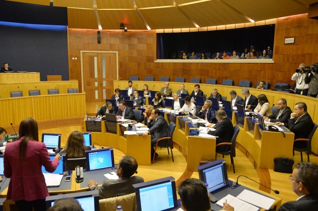 Primeiro debate com o Governo Regional marcado para o dia 29