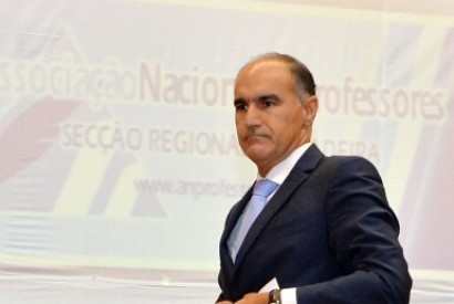 SRE lamenta a instrumentalização de jovens alunos em iniciativas de protesto
