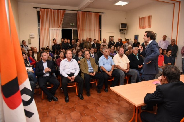 Albuquerque com salas cheias falou aos militantes da Calheta e R.ª Brava
