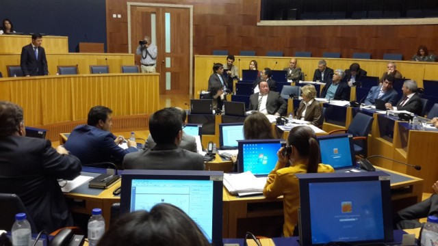 BE e PCP contestam quotas de excelente nas avaliações
