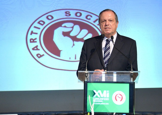 Carlos César muda 10 das 12 vice-presidências da bancada do PS