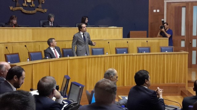 Albuquerque mantém posição crítica sobre o cais 8 do Porto do Funchal