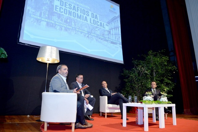 Economia local tem futuro, mas tem de mudar