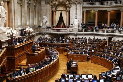 PSD/CDS criticam Costa e novos amigos, PS diz que poderão debater com futuro PM