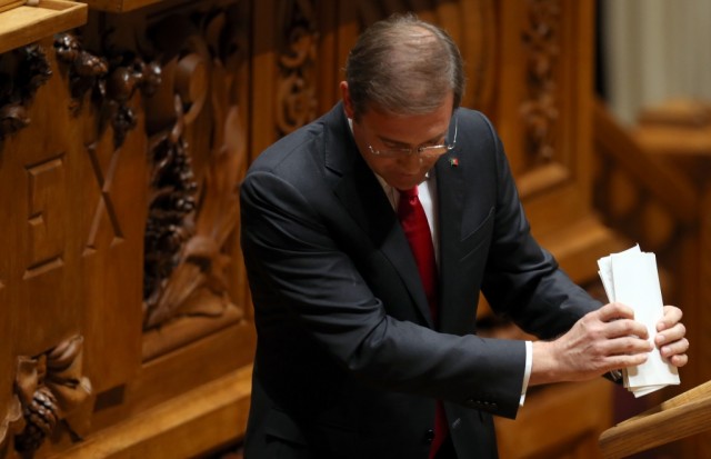 Passos avisa que maioria de esquerda terá de ser suficiente para a toda governação